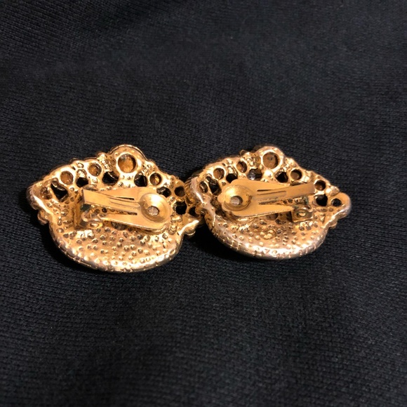 Vintage 1960s Clip on Earrings - Picture 2 of 4